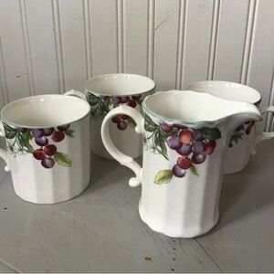 1990 Mikasa cream set